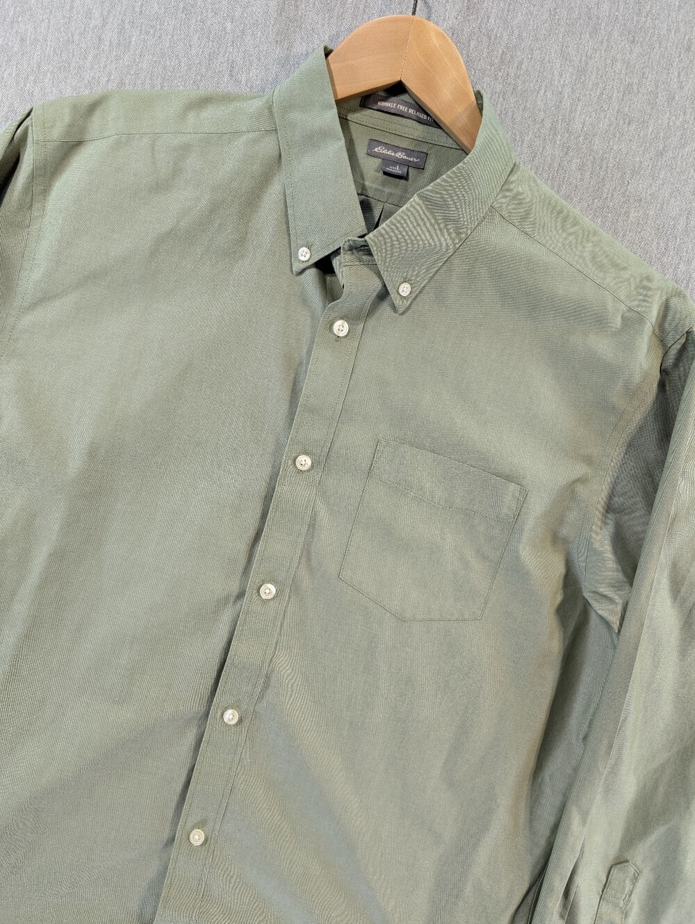 Eddie Bauer Wrinkle Free Dress Shirt Men's Large Relaxed Fit Mint Green Cotton
